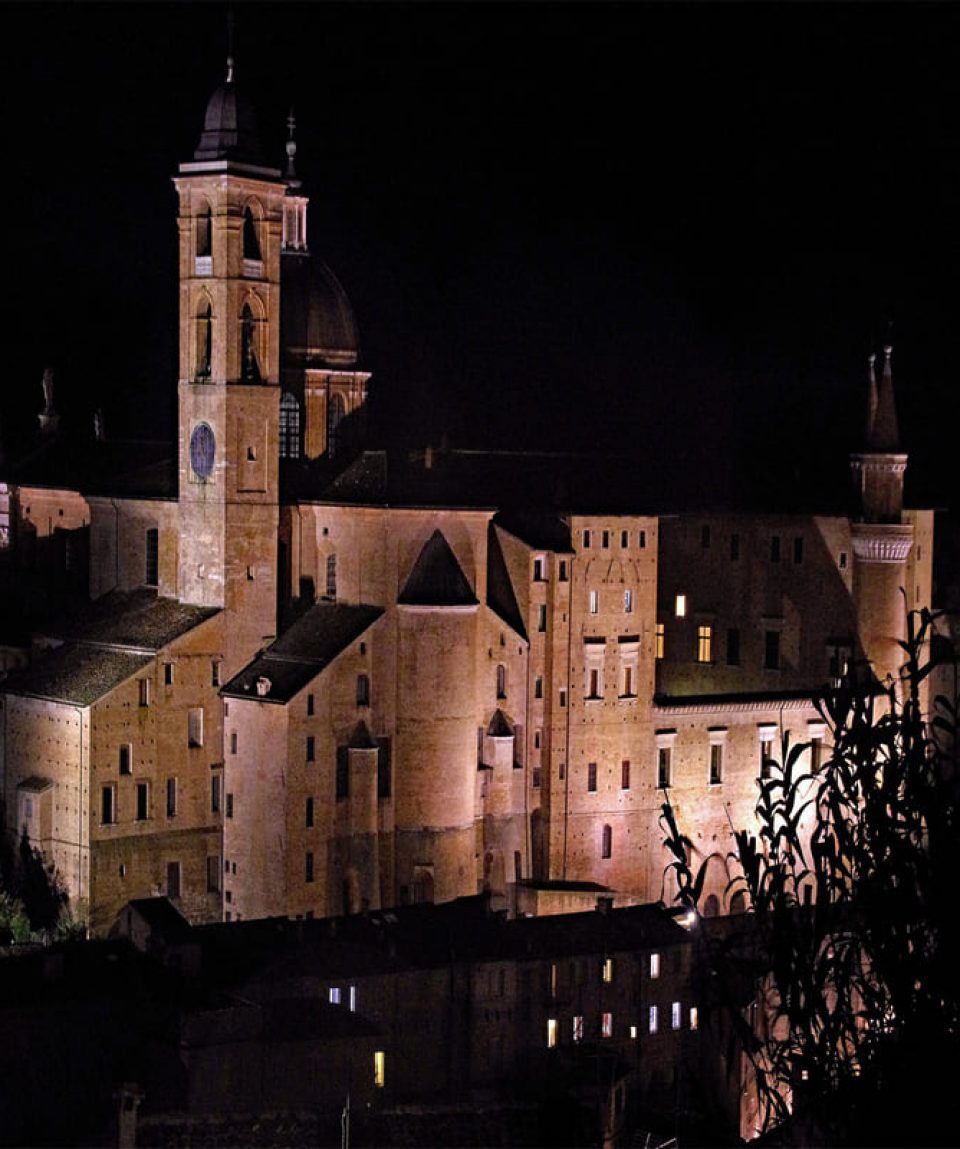 Urbino-calosirte-viaggi-lecce-tour-gruppo